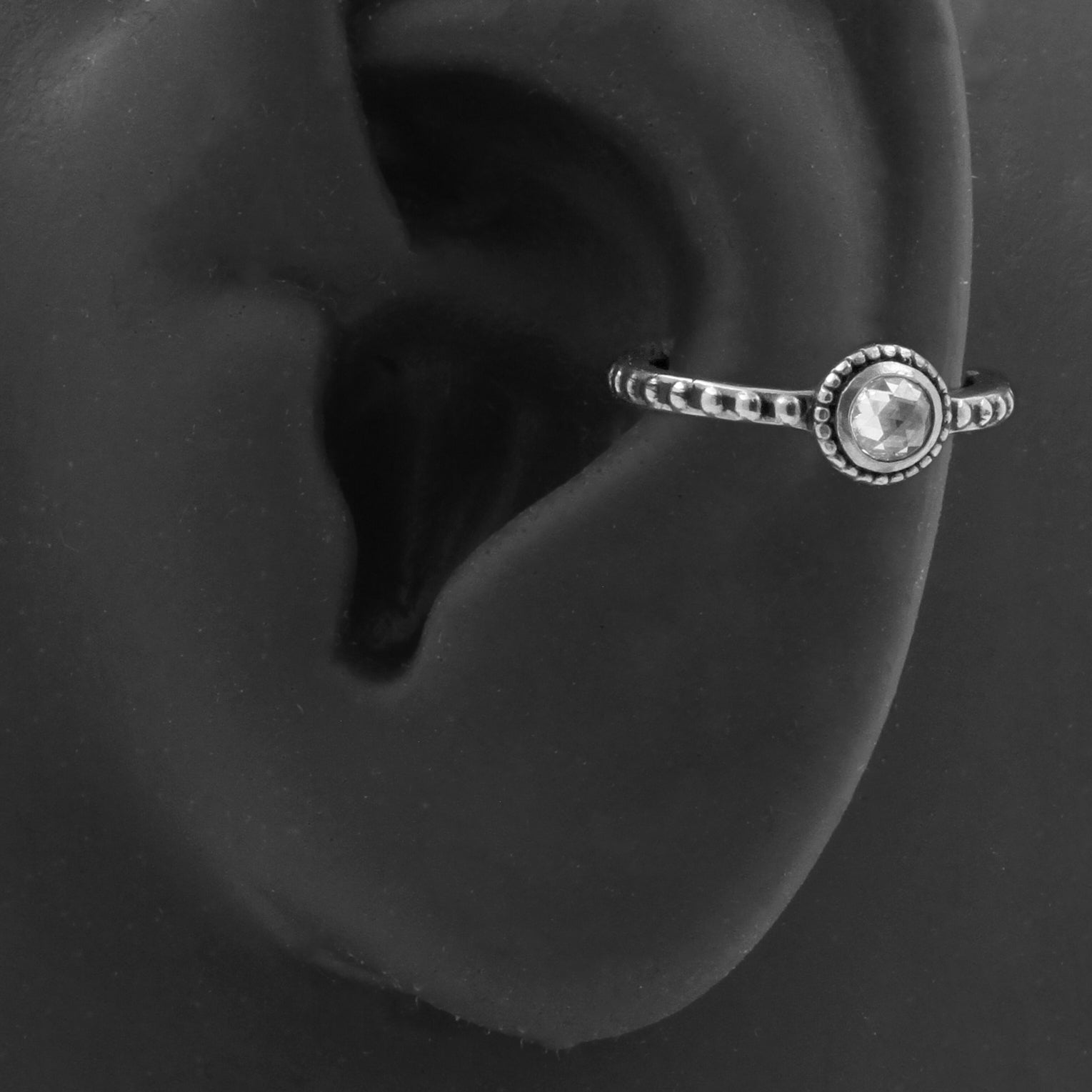 Chirurgisch Stalen Conch Clicker - Gezet Met Roos geslepen Zirkonia Zilver