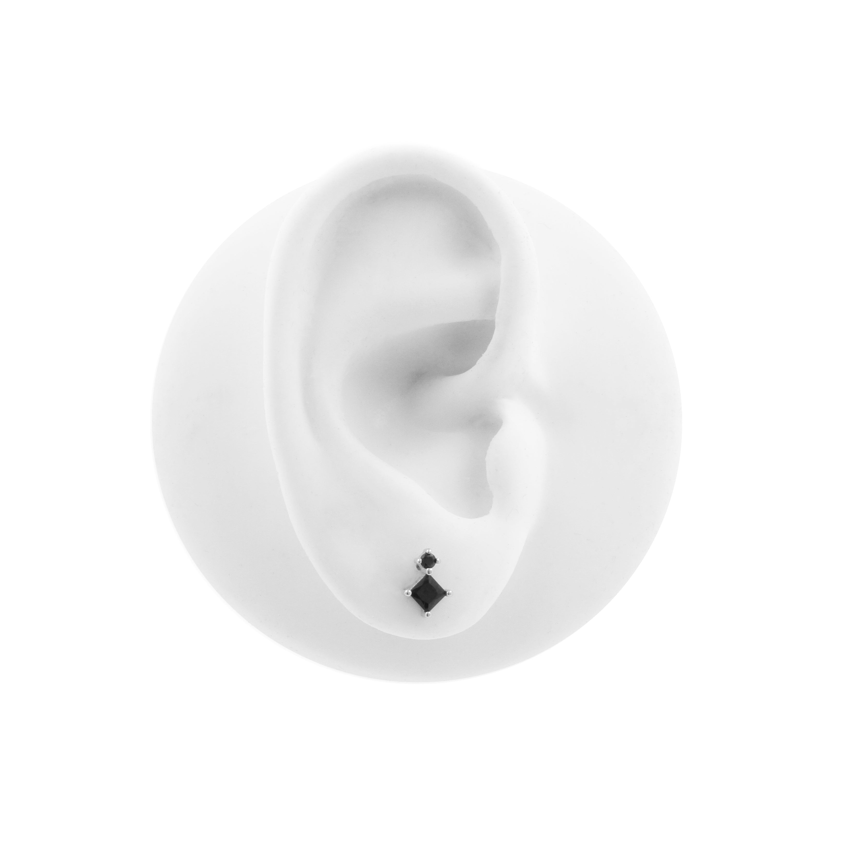 925 Silver Earstuds With Black Gems - Silver