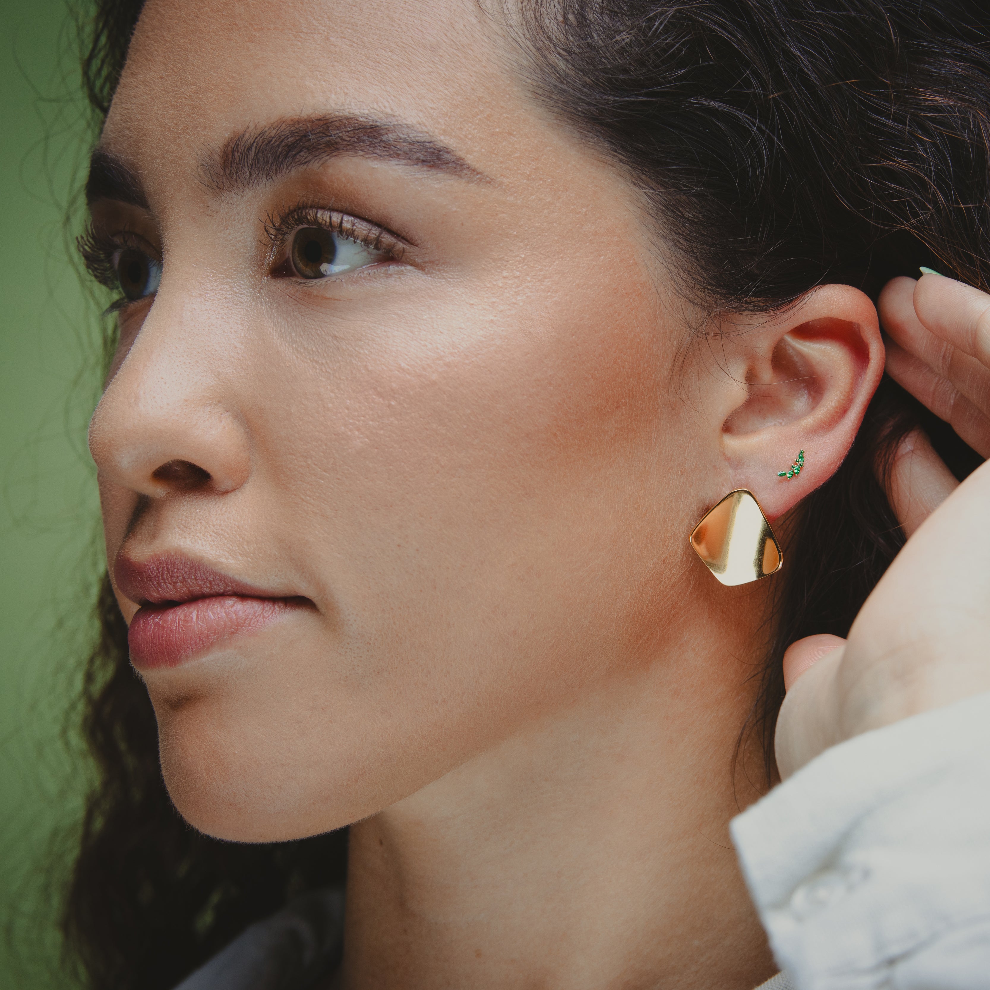 14 Karat Gold Leaf Vine Green Zirconia